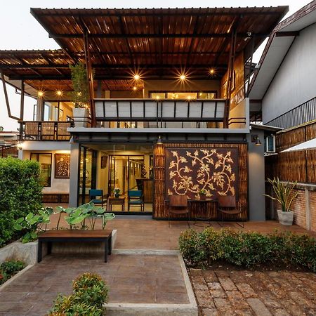 Hostel One Art And Gallery Chiang Mai Ngoại thất bức ảnh
