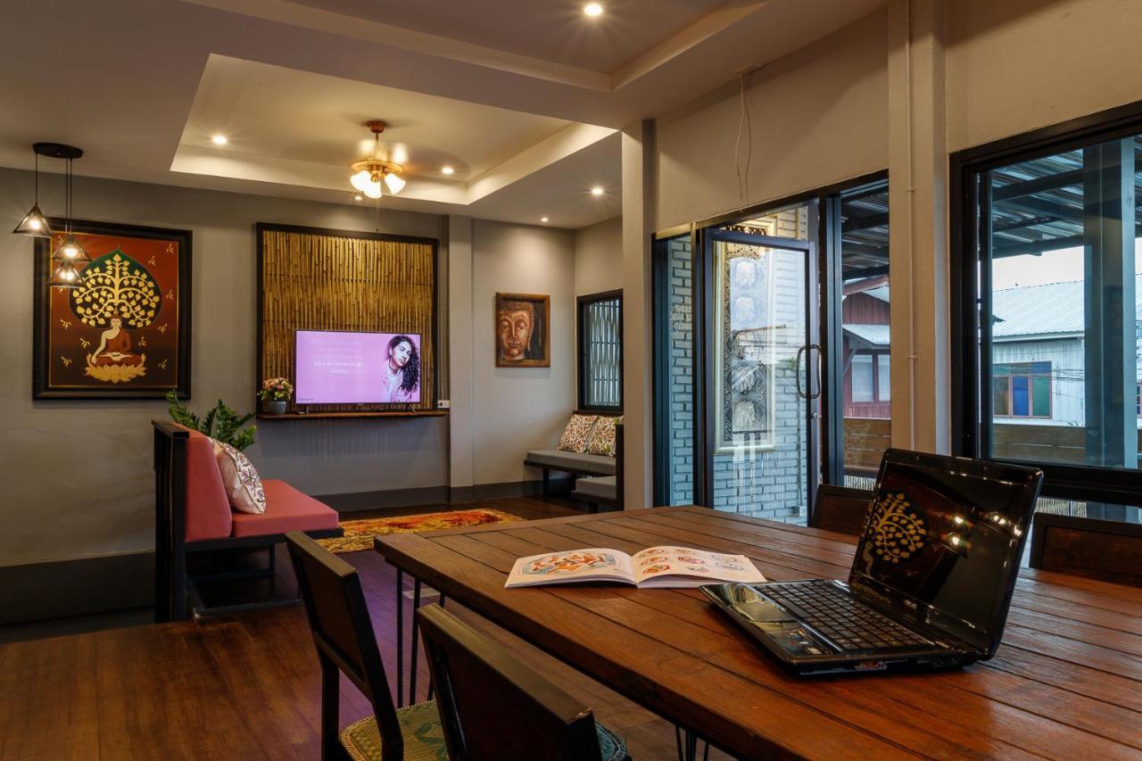 Hostel One Art And Gallery Chiang Mai Ngoại thất bức ảnh