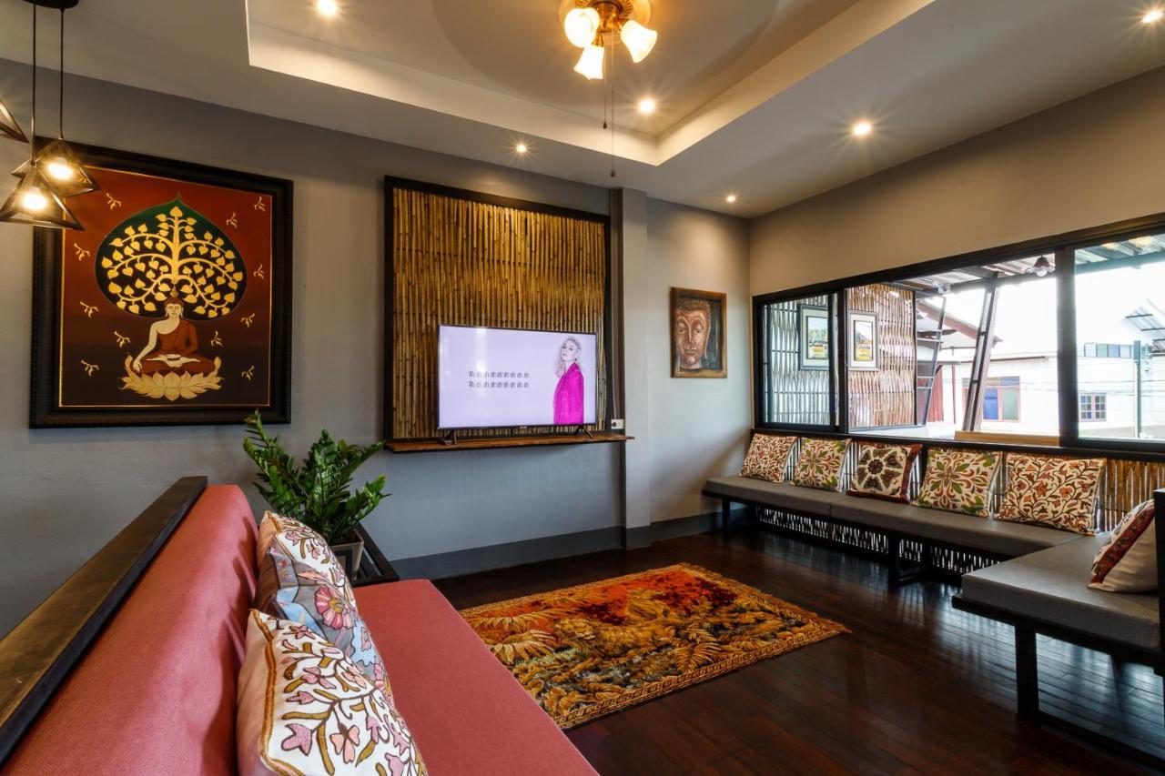 Hostel One Art And Gallery Chiang Mai Ngoại thất bức ảnh
